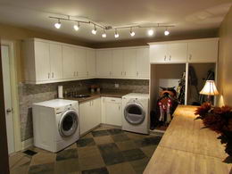 Laundry and Mud Room - Country homes for sale and luxury real estate including horse farms and property in the Caledon and King City areas near Toronto